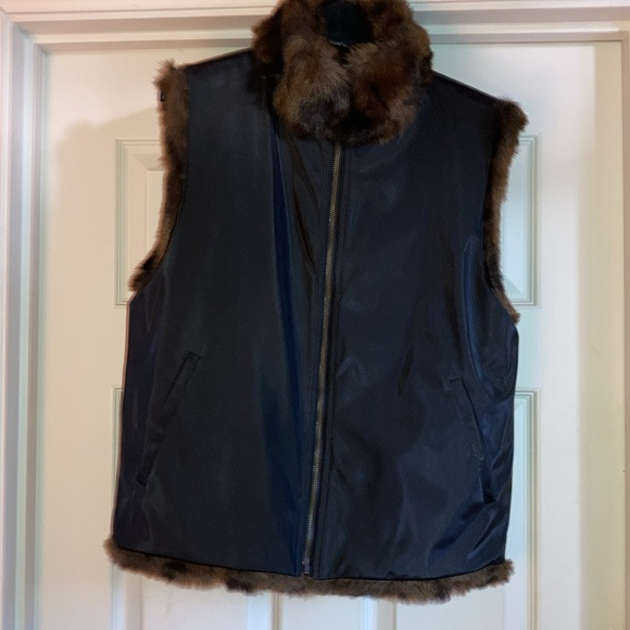 COACO NEW YORK like new rev. br. faux fur w/vert. stripes  and blk $39 - Picture 8 of 11